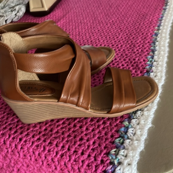 EuroSoft by Sofft Ginnifer Wedge Sandal in Brown Size 8.5 - Picture 6 of 7